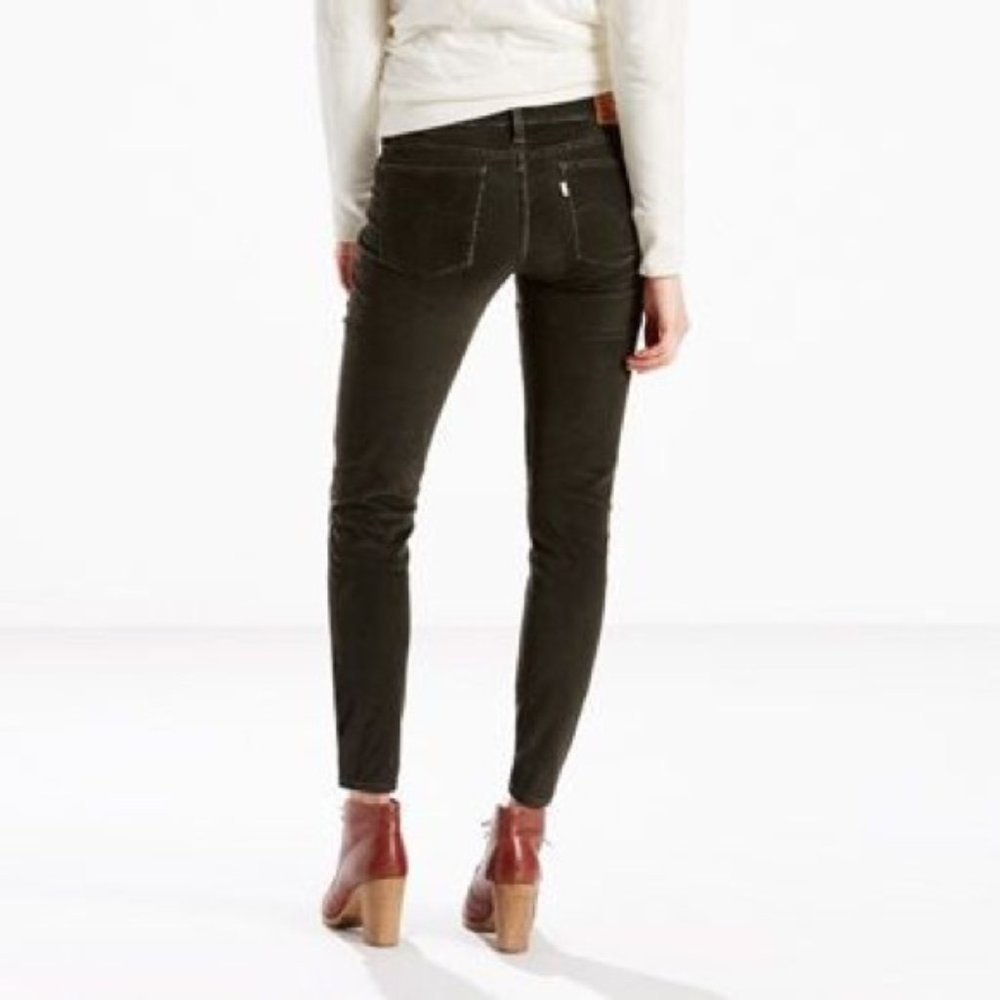 Levi's 701 Super Skinny Corduroy in Olive